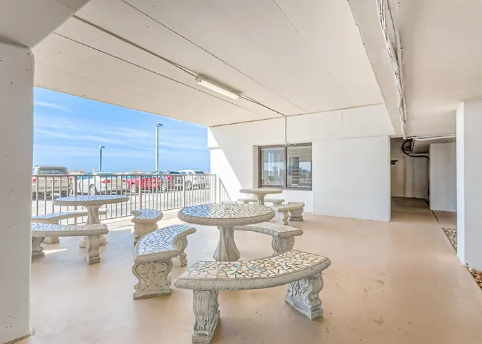 Island Winds East Ii Apartment
