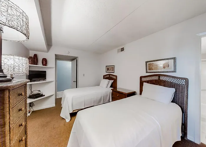 Island Winds East Ii Apartment