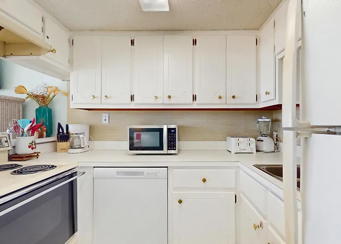 Apartment Island Winds East Ii
