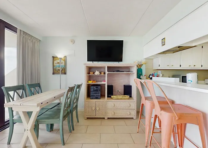 Apartment Island Winds East Ii